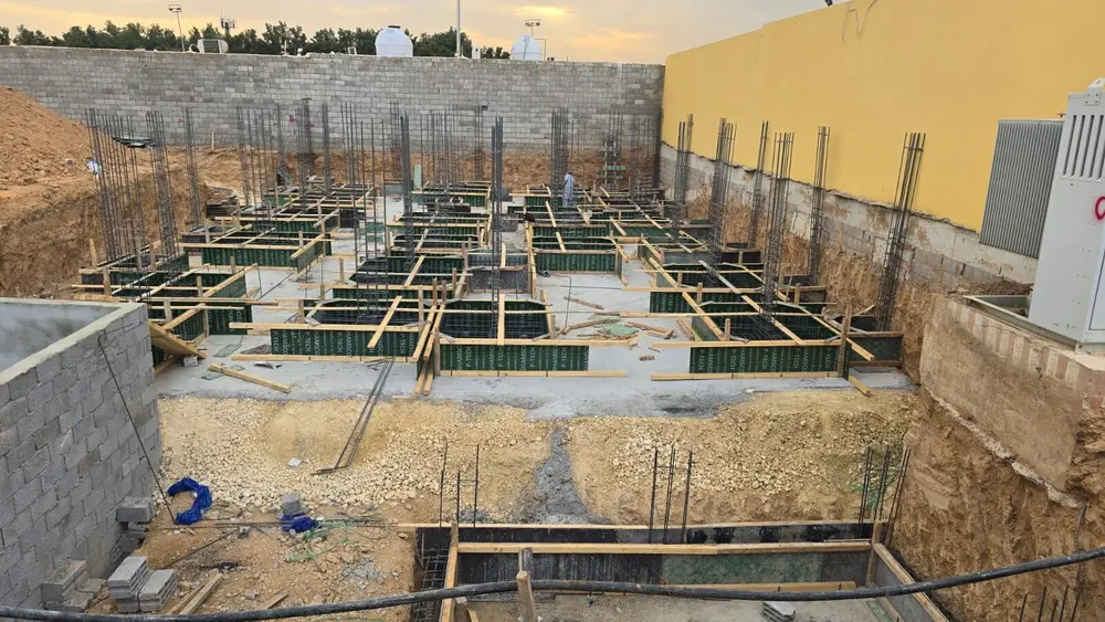 أعمال حفر وتجهيز قواعد الأساسات لمشروع بناء في الرياض - مقاول هدم وبناء الرياض